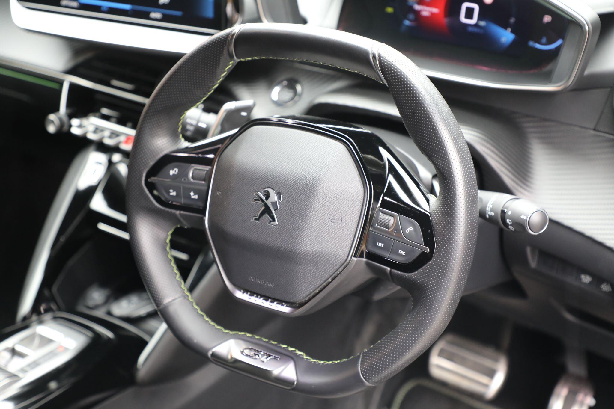 Large vehicle image
